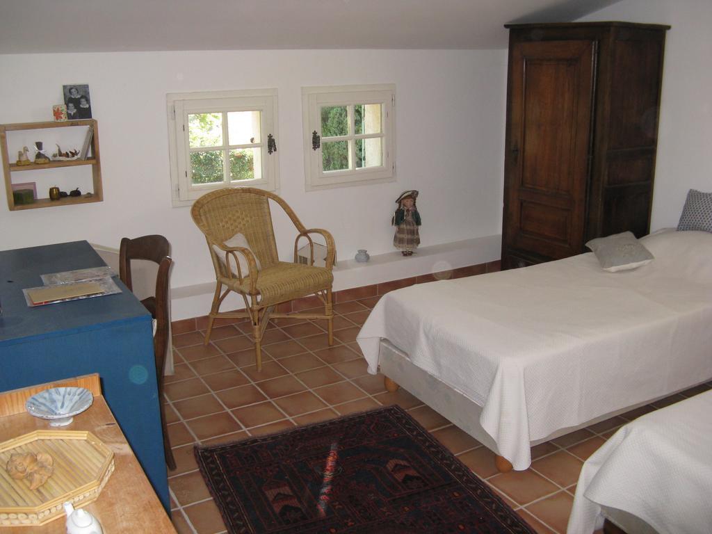 Clos Sainte-Garde Saint Didier  Rum bild